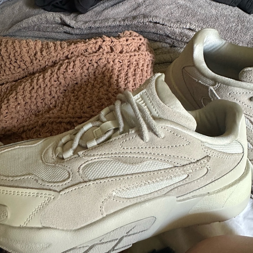 Puma Women's Cream Sneakers